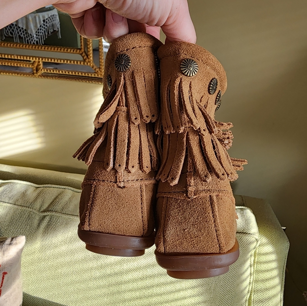 Minnetonka Double Fringe Side Zip Boot Size 8 Gre… - image 2